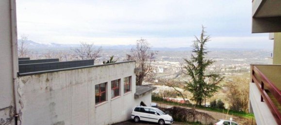 5 rooms Apartment in Chieti, Italy No. 74411 3