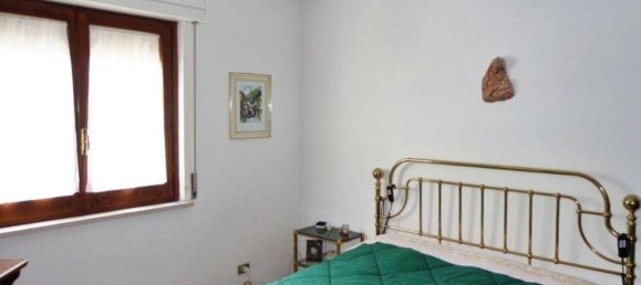 5 rooms Apartment in Chieti, Italy No. 74411 18
