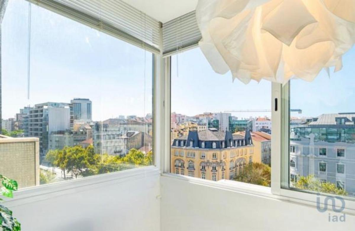 Studio in Lisbon, Portugal No. 4524