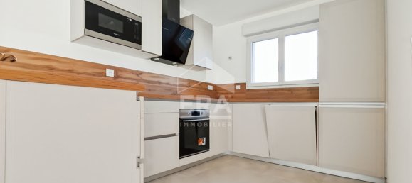 3 Schlafzimmer Haus in Reims, France, Nr. 159999 2