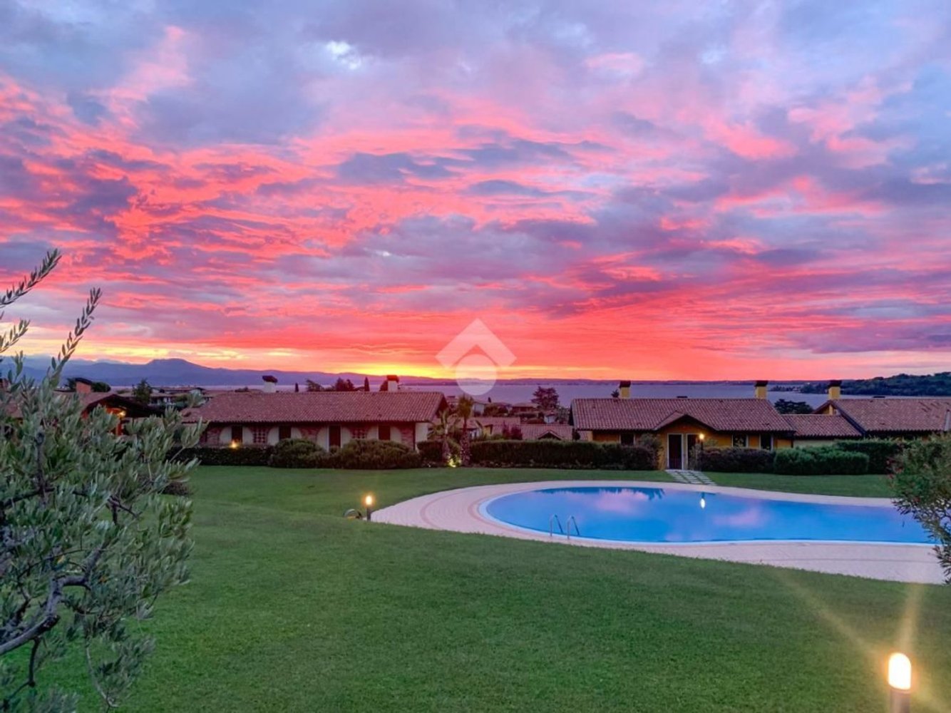 3 rooms Apartment in Padenghe sul Garda, Italy No. 6323