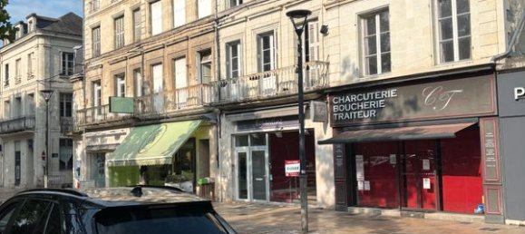  Commercial property in Chatellerault, France No. 340775 2