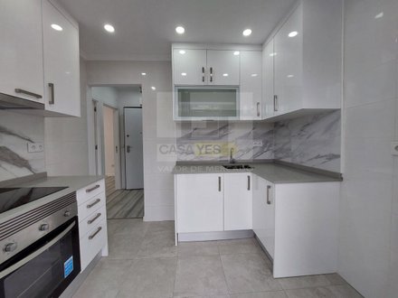 1 غرف نوم شقة في Rio de Mouro, Portugal رقم 155213