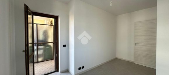 3 rooms Apartment in Palazzolo sull'Oglio, Italy No. 5987 19