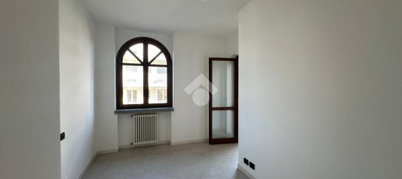 3 rooms Apartment in Palazzolo sull'Oglio, Italy No. 5987 4