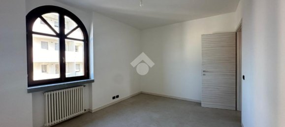 3 rooms Apartment in Palazzolo sull'Oglio, Italy No. 5987 15