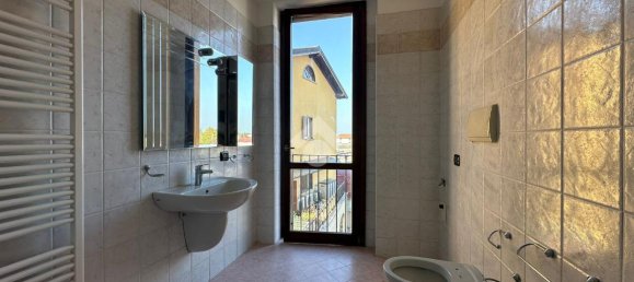3 rooms Apartment in Palazzolo sull'Oglio, Italy No. 5987 6