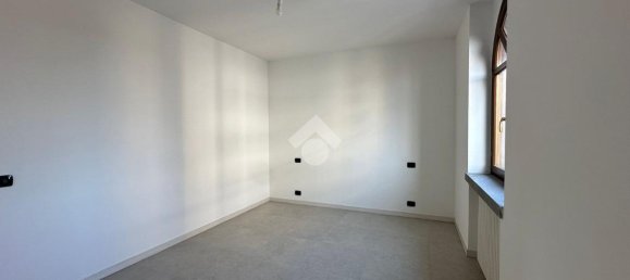 3 rooms Apartment in Palazzolo sull'Oglio, Italy No. 5987 17