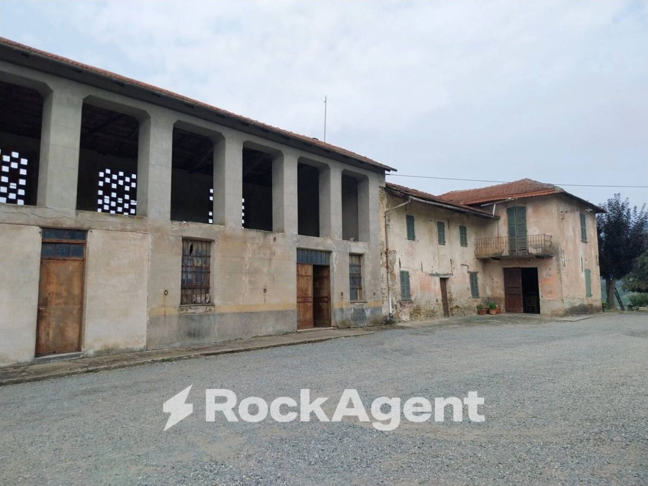 Casa de 5 divisões em San Giorgio Scarampi, Italy N.º 290327