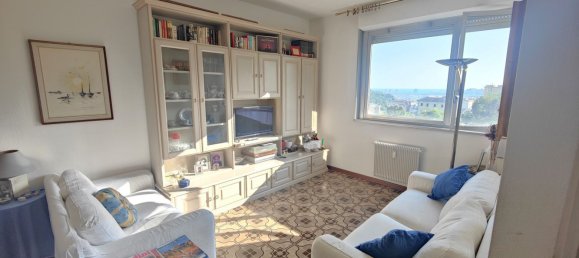5 rooms Apartment in Genoa, Italy No. 181235 2