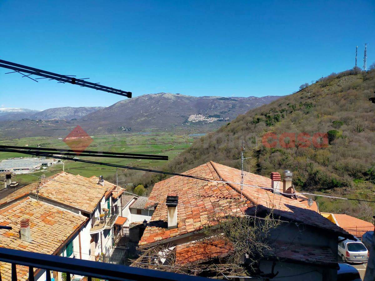 3 rooms House in Oricola, Italy No. 109694