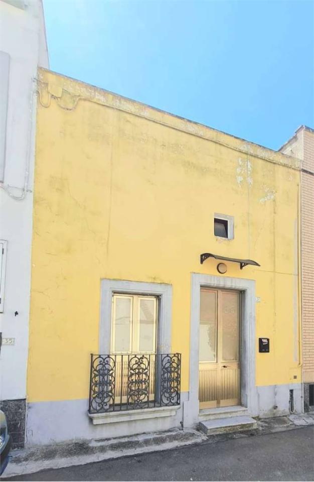 4 rooms House in Collepasso, Italy No. 86207