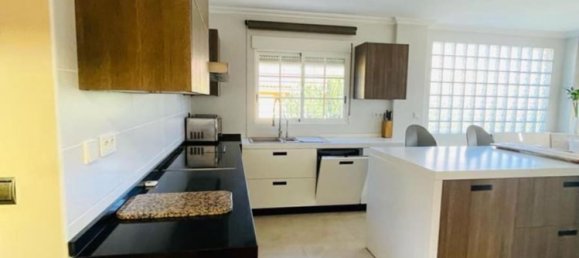 4 bedrooms House in Torrevieja, Spain No. 183608 2