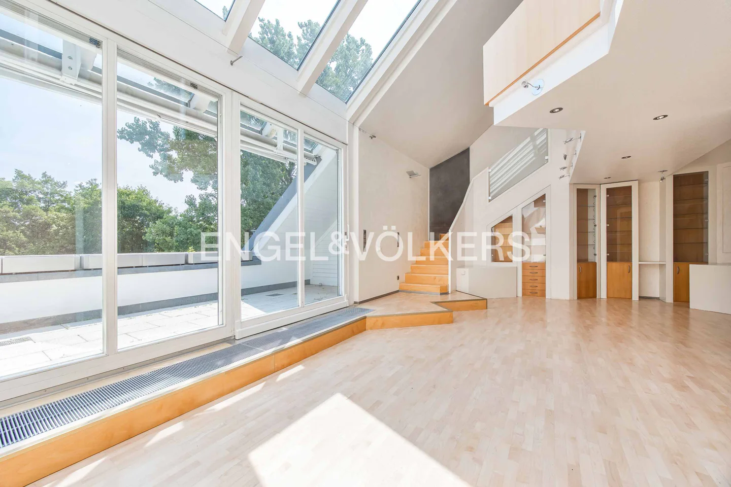 Дуплекс с 2 комнатами в Нюрнберг, Германия № 362879