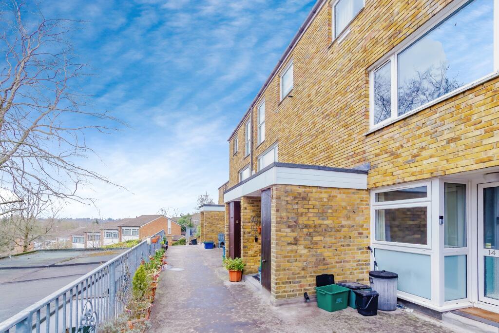 2 bedrooms House in Croydon, United Kingdom No. 8124