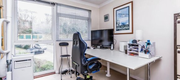 2 bedrooms House in Croydon, United Kingdom No. 8124 9