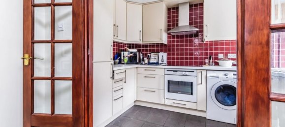 2 bedrooms House in Croydon, United Kingdom No. 8124 6