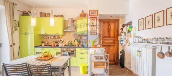 3غرفة شقة في Capodimonte, Italy رقم 16440 3