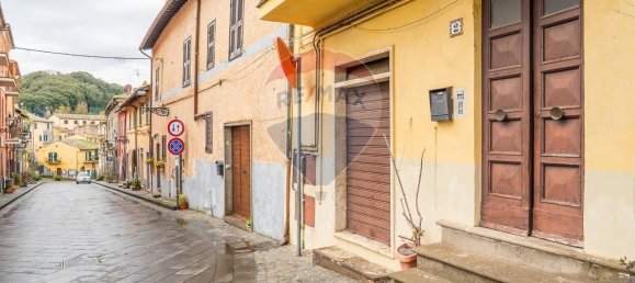 3غرفة شقة في Capodimonte, Italy رقم 16440 26