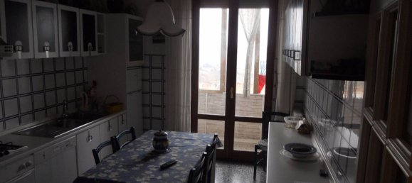 Apartamento de 4 dormitorios en Montespertoli, Italy No. 323155 5