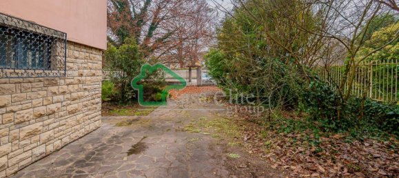 3 bedrooms Villa in Crema, Italy No. 205214 25