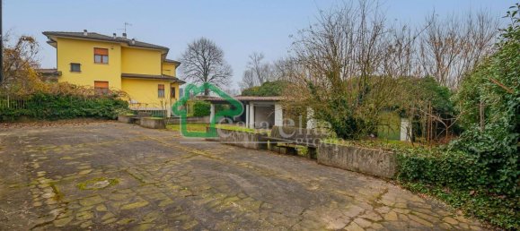 3 bedrooms Villa in Crema, Italy No. 205214 22