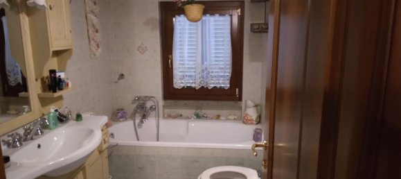 Дом с 5 комнатами в Ареццо, Италия № 45009 9