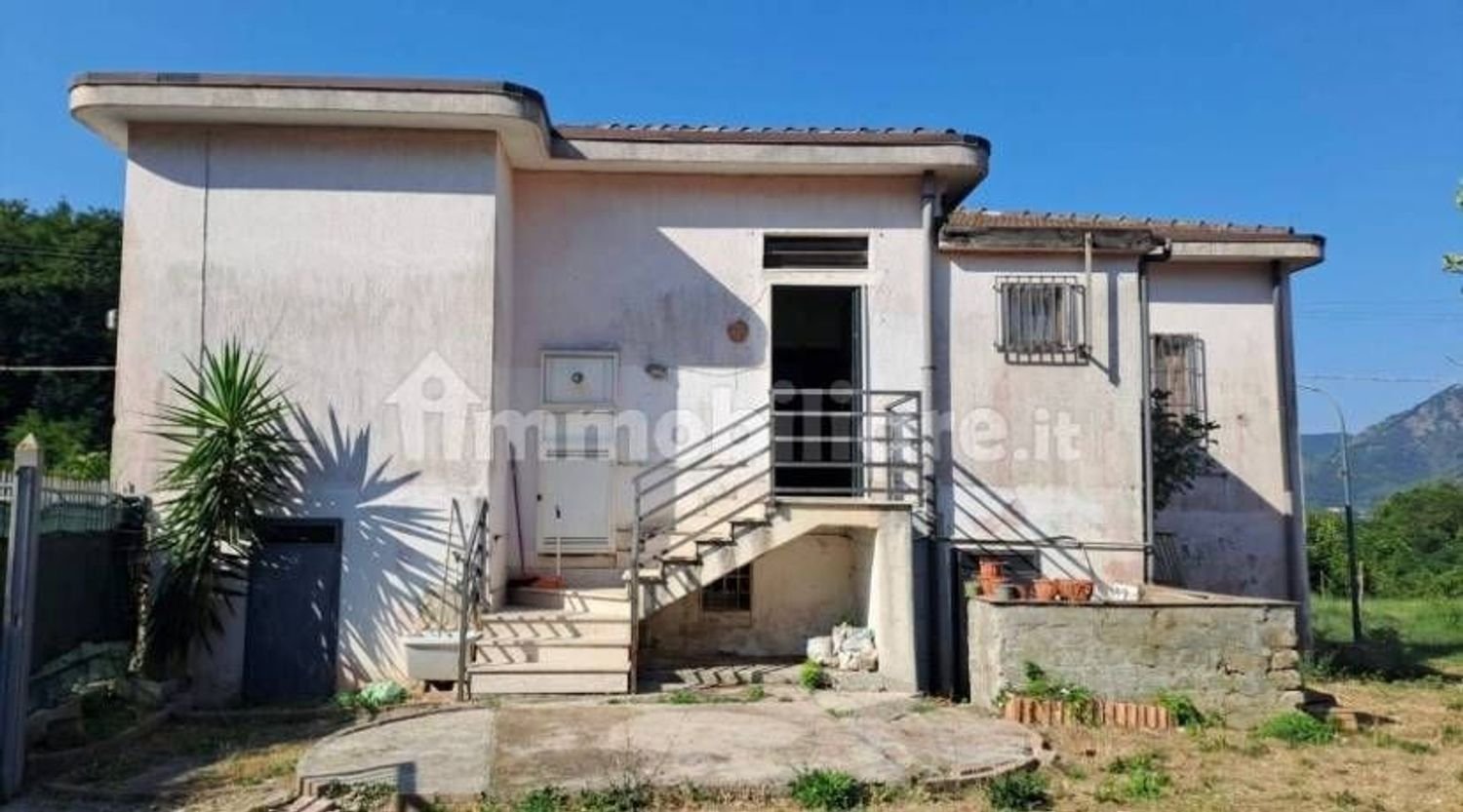 4 rooms House in Baronissi, Italy No. 1743