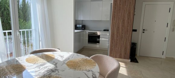 Apartamento de 2 dormitorios en Marbella, Spain No. 81119 8