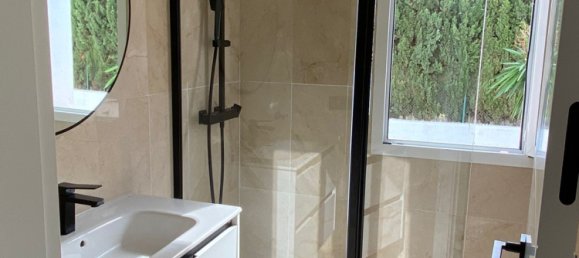 Apartamento de 2 dormitorios en Marbella, Spain No. 81119 3