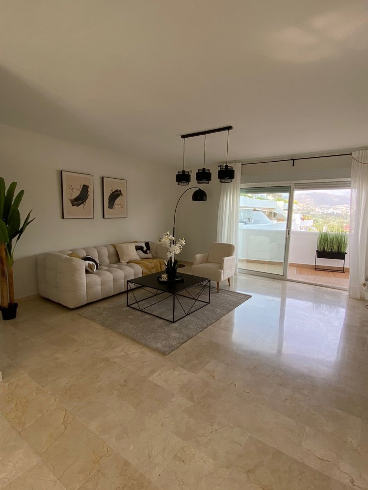 Apartamento de 2 dormitorios en Marbella, Spain No. 81119
