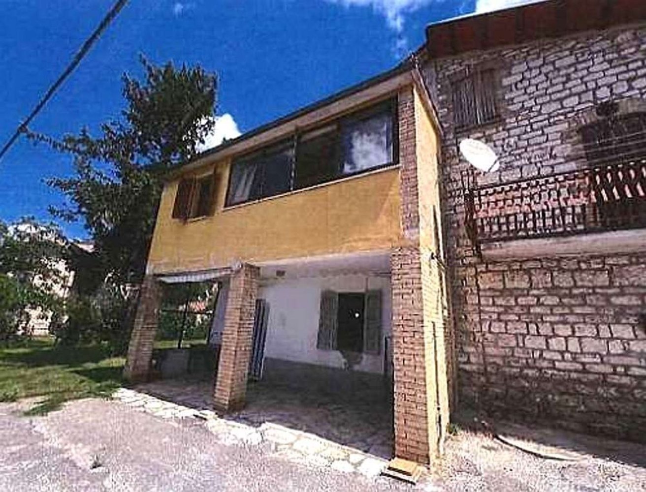 5 bedrooms Apartment in Gubbio, Italy No. 364024