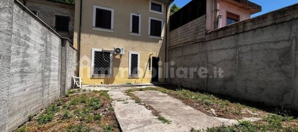 6 bedrooms Villa in Avezzano, Italy No. 177762 2