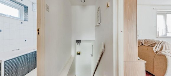 1 bedroom Maisonette in Crawley, United Kingdom No. 6304 18