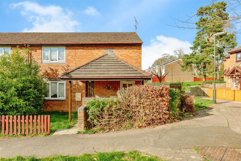 1 bedroom Maisonette in Crawley, United Kingdom No. 6304