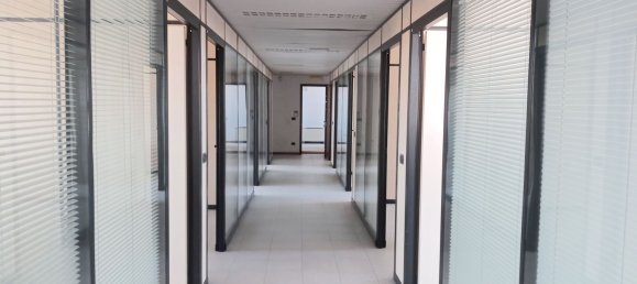 Bureau à Arcore, Italy 285m² No. 167070 27