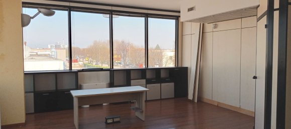 Bureau à Arcore, Italy 285m² No. 167070 28