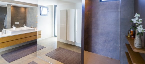 6 bedrooms Villa in Marbella, Spain No. 93704 10