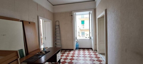 6 rooms Apartment in Naples, Italy No. 21367 6