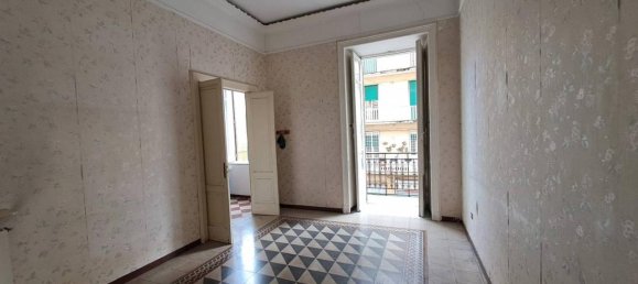 6 rooms Apartment in Naples, Italy No. 21367 5