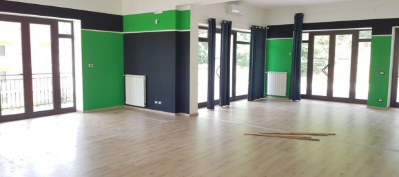 230m² Commercial property in Prata di Principato Ultra, Italy No. 179332 21