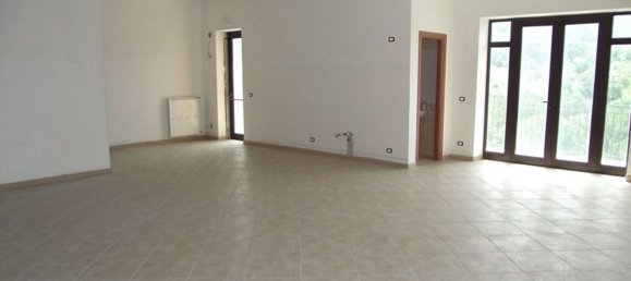 230m² Commercial property in Prata di Principato Ultra, Italy No. 179332 14