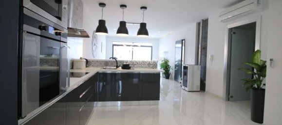 1 bedroom Penthouse in Saint Julian's, Malta No. 9917 8