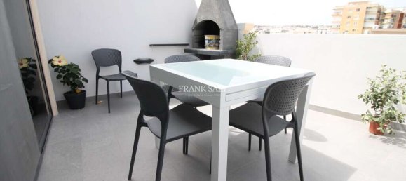 1 bedroom Penthouse in Saint Julian's, Malta No. 9917 3