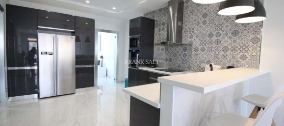 1 bedroom Penthouse in Saint Julian's, Malta No. 9917 5