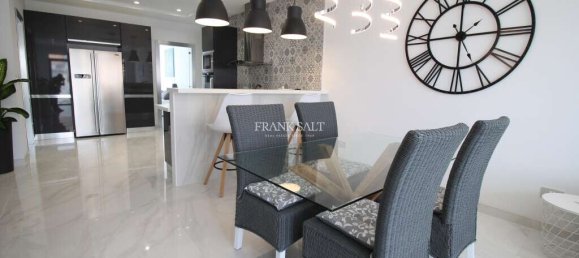 1 bedroom Penthouse in Saint Julian's, Malta No. 9917 4