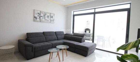 1 bedroom Penthouse in Saint Julian's, Malta No. 9917 20