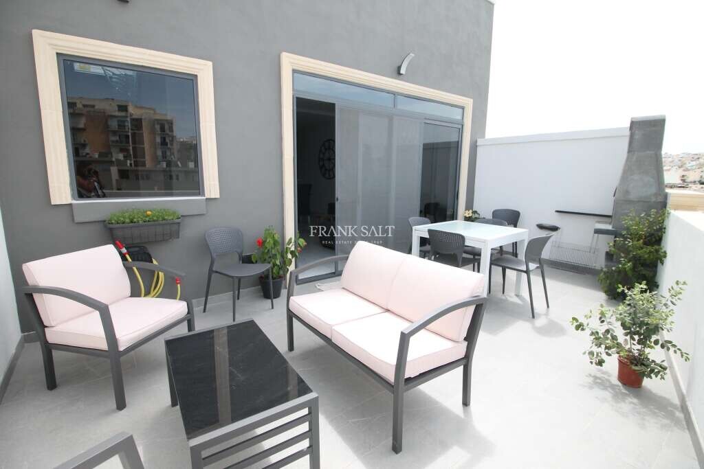 1 bedroom Penthouse in Saint Julian's, Malta No. 9917