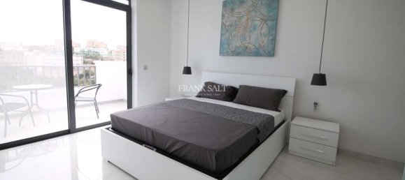 1 bedroom Penthouse in Saint Julian's, Malta No. 9917 12