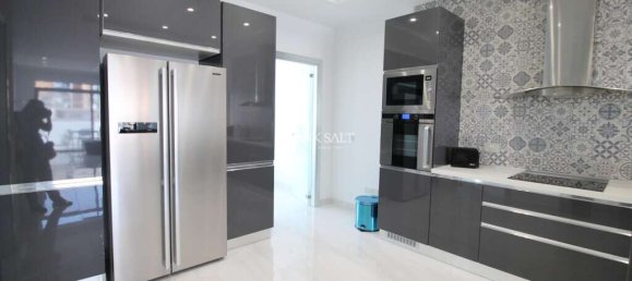 1 bedroom Penthouse in Saint Julian's, Malta No. 9917 6